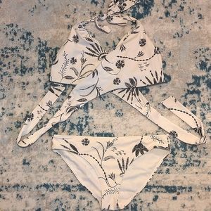 Athleta White Floral Wrap Bikini Top 36D/DD and Bottoms Size M